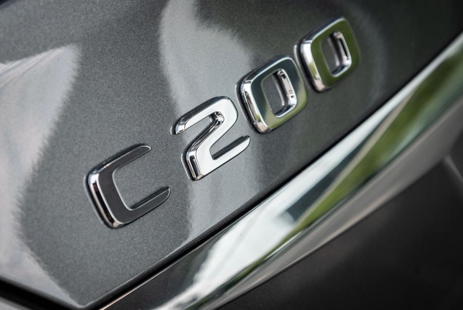 Логотип Mercedes-Benz C200 (W205) 2018 года  (WW) (фото 6 из 34)